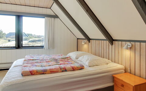 Pisana - 400M from the Sea: Bed, Slaapkamer, Interieur Ontwerp, Hout, Meubilair, Bedding, Laken, Plafond, Verdieping, Flooring
