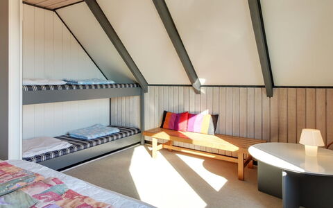 Pisana - 400M from the Sea: Hout, Interieur Ontwerp, Meubilair, Flooring, Verdieping, Plafond, Slaapkamer, Bed, Kamer, Beits