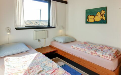Pisana - 400M from the Sea: Slaapkamer, Bed, Interieur Ontwerp, Meubilair, Plafond, Laken, Bed Frame, Bedding, Huis, Verdieping