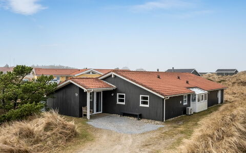 Petkana - 700M from the Sea: Huis, Huis, Dak, Woongebied, Verblijf, Landgoed, Boerderij, Gazon, Landscaping, Siding