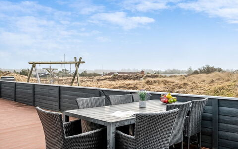 Petkana - 700M from the Sea: Huis, Huis, Dak, Woongebied, Verblijf, Landgoed, Boerderij, Gazon, Landscaping, Siding