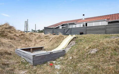 Petkana - 700M from the Sea: Huis, Huis, Dak, Woongebied, Verblijf, Landgoed, Boerderij, Gazon, Landscaping, Siding