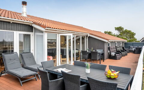 Petkana - 700M from the Sea: Huis, Huis, Dak, Woongebied, Verblijf, Landgoed, Boerderij, Gazon, Landscaping, Siding