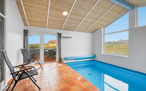 Petkana - 700M from the Sea: Huis, Huis, Dak, Woongebied, Verblijf, Landgoed, Boerderij, Gazon, Landscaping, Siding
