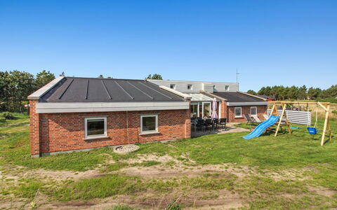 Liska - 1Km from the Sea: Gras, Huis, Dak, Huis, Verblijf, Struik, Land Lot, Landelijk Gebied, Boerderij, Groundcover