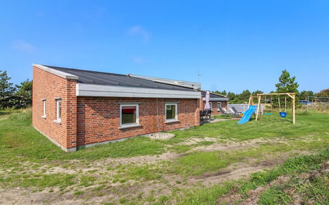 Liska - 1Km from the Sea: Gras, Huis, Dak, Huis, Verblijf, Struik, Land Lot, Landelijk Gebied, Boerderij, Groundcover