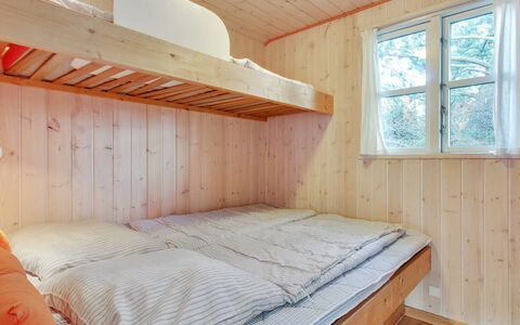 Svenja - 600M from the Sea: Hout, Slaapkamer, Bed, Stapelbed, Flooring, Interieur Ontwerp, Verdieping, Laken, Plafond, Bed Frame