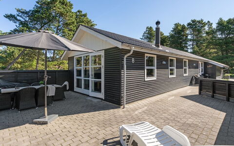 Gottfrida - 2Km from the Sea: Struik, Stedelijk Ontwerp, Groundcover, Steen, Appartement, Landgoed, Metselwerk, Balkon, Landscaping