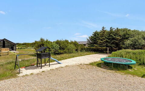 Janita - 800M from the Sea: Struik, Stedelijk Ontwerp, Groundcover, Steen, Appartement, Landgoed, Metselwerk, Balkon, Landscaping