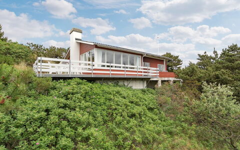 Taimi - 200M from the Sea: Struik, Huis, Plantengemeenschap, Veranda, Verblijf, Landgoed, Balkon, Boerderij, Landscaping