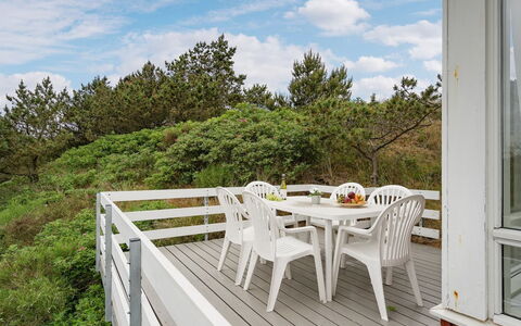 Taimi - 200M from the Sea: Hout, Veranda, Leuning, Dek, Balkon, Plank, Hardwood, Trap, Beits, Schaduw