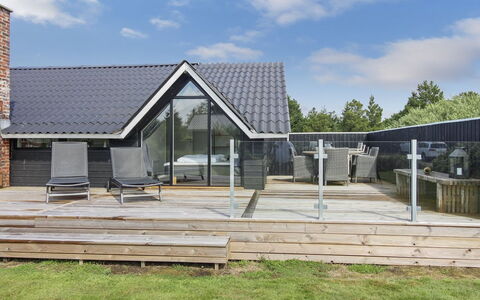Ellenora - 1Km from the Sea: Plantengemeenschap, Zonlicht, Kruidachtige Plant, Tuin, Plantage, Landbouw, Boerderij