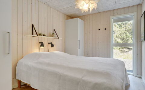 Delan - 1.3Km from the Sea: Hout, Flooring, Plafond, Interieur Ontwerp, Verdieping, Slaapkamer, Lichte Inrichting, Verlichting, Kamer, Bed