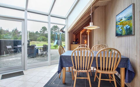 Hothbrod - 1.2Km from the Sea: Struik, Stedelijk Ontwerp, Groundcover, Steen, Appartement, Landgoed, Metselwerk, Balkon, Landscaping