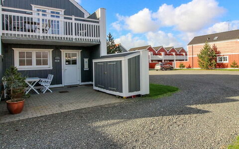 Sote - 1.2Km from the Sea: Struik, Stedelijk Ontwerp, Groundcover, Steen, Appartement, Landgoed, Metselwerk, Balkon, Landscaping