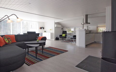 Emmarenze - 400M from the Sea: Interieur Ontwerp, Meubilair, Flooring, Verdieping, Hout, Plafond, Bankstel, Houten Vloer, Woonkamer, Lichte Inrichting