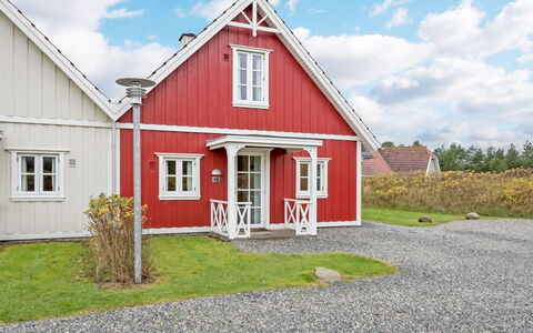 Thoran - from the Sea: Hout, Dak, Architectuur, Huis, Huis, Verblijf, Siding, Hardwood, Helling, Landgoed