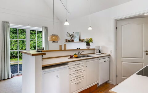 Thoran - from the Sea: Interieur Ontwerp, Countertop, Keuken, Flooring, Meubilair, Cabinetry, Hout, Plafond, Verdieping, Lichte Inrichting