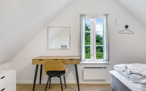 Thoran - from the Sea: Meubilair, Interieur Ontwerp, Flooring, Hout, Verdieping, Slaapkamer, Bed, Plafond, Verlichting, Kamer