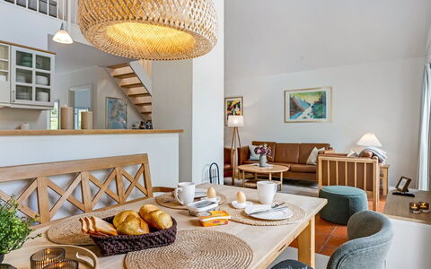 Thoran - from the Sea: Hout, Dak, Architectuur, Huis, Huis, Verblijf, Siding, Hardwood, Helling, Landgoed