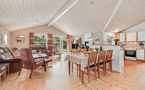 Salla - 1.2Km from the Sea: Gras, Grasland, Landschap, Ecoregio, Plain, Plantengemeenschap, Land Lot, Buitenmeubels, Prairie, Shrubland