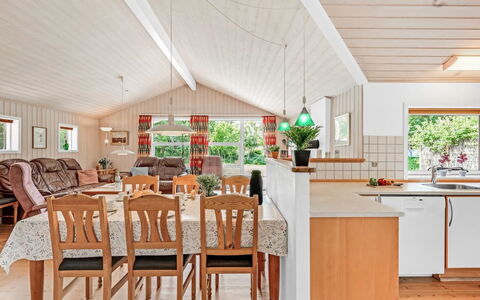 Salla - 1.2Km from the Sea: Gras, Grasland, Landschap, Ecoregio, Plain, Plantengemeenschap, Land Lot, Buitenmeubels, Prairie, Shrubland