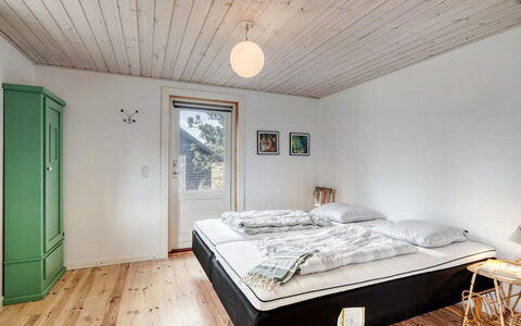 Thorgisl - 1.4Km from the Sea: Muur, Flooring, Slaapkamer, Interieur Ontwerp, Hout, Verdieping, Meubilair, Plafond, Bed, Houten Vloer