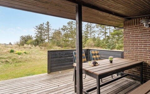 Thorgisl - 1.4Km from the Sea: Hout, Hardwood, Plafond, Beits, Plank, Veranda, Houten Vloer, Dek, Schaduw, Natuurlijk Materiaal