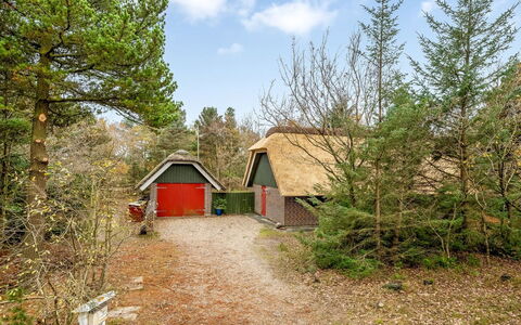 Alfons - 600M from the Sea: Landgoed, Schaduw, Oprit, Boerderij