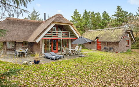 Alfons - 600M from the Sea: Landgoed, Schaduw, Oprit, Boerderij
