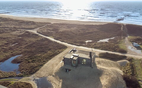 Caterina - 100M from the Sea: Struik, Stedelijk Ontwerp, Groundcover, Steen, Appartement, Landgoed, Metselwerk, Balkon, Landscaping