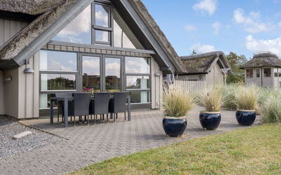 Svende - 100M from the Sea