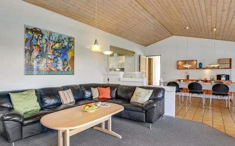 Tali - 700M from the Sea: Interieur Ontwerp, Hout, Plafond, Bankstel, Flooring, Meubilair, Verdieping, Woonkamer, Kamer