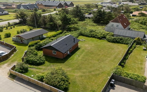 Dværg - 350M from the Sea: Dak, Woongebied, Huis, Landschap, Plain, Huis, Land Lot, Landelijk Gebied, Menselijke Nederzetting, Landgoed