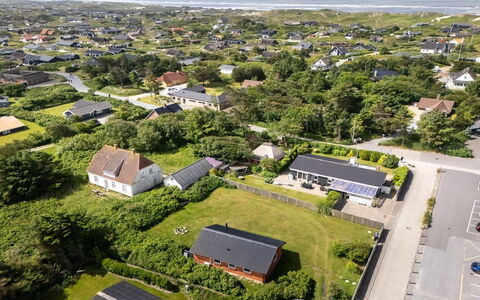 Dværg - 350M from the Sea: Woongebied, Vogelperspectief, Huis, Landschap, Dak, Huis, Luchtfotografie, Voorstad, Land Lot, Landgoed