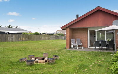 Dværg - 350M from the Sea
