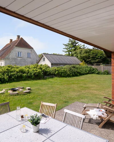 Dværg - 350M from the Sea