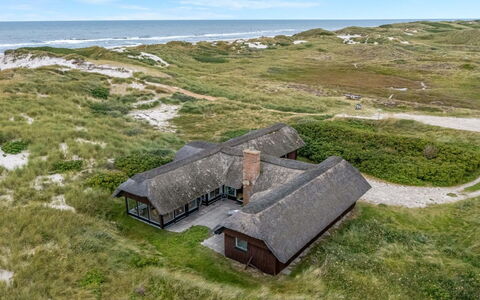 Nicolaus - from the Sea: Gras, Huis, Dak, Huis, Verblijf, Struik, Land Lot, Landelijk Gebied, Boerderij, Groundcover