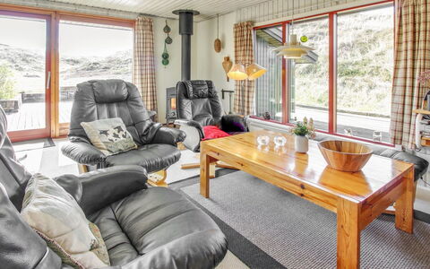 Bonde - from the Sea: Hout, Dak, Architectuur, Huis, Huis, Verblijf, Siding, Hardwood, Helling, Landgoed