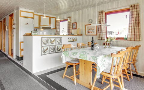 Bonde - from the Sea: Hout, Dak, Architectuur, Huis, Huis, Verblijf, Siding, Hardwood, Helling, Landgoed