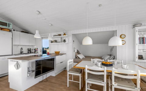 Thorgny - from the Sea: Flooring, Keuken, Hout, Meubilair, Interieur Ontwerp, Verdieping, Plafond, Houten Vloer, Countertop, Keuken En Eettafel