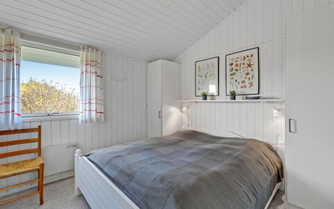 Thorgny - from the Sea: Hout, Slaapkamer, Plafond, Bed, Interieur Ontwerp, Flooring, Verdieping, Meubilair, Laken, Bedding