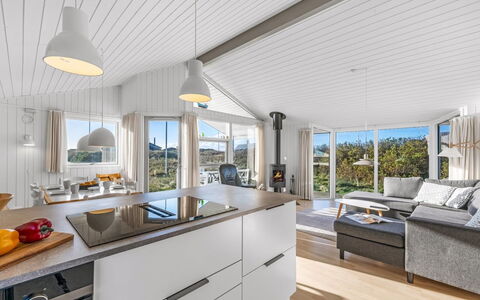 Thorgny - from the Sea: Hout, Flooring, Keuken, Interieur Ontwerp, Meubilair, Verdieping, Countertop, Plafond, Huis, Keuken En Eettafel