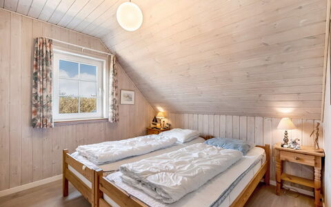 Slava - 250M from the Sea: Dak, Land Lot, Verblijf, Huis, Landelijk Gebied, Schuur, Siding, Garden Gebouwen, Blokhut, Hut