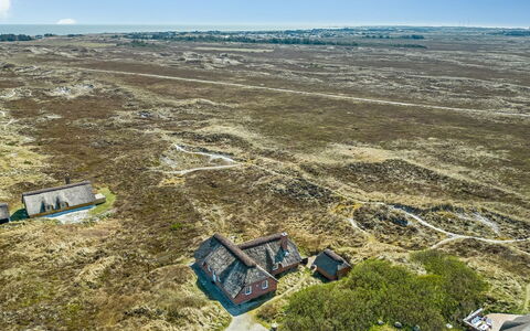 Slava - 250M from the Sea: Dak, Land Lot, Verblijf, Huis, Landelijk Gebied, Schuur, Siding, Garden Gebouwen, Blokhut, Hut