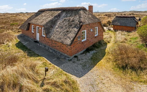 Slava - 250M from the Sea: Dak, Land Lot, Verblijf, Huis, Landelijk Gebied, Schuur, Siding, Garden Gebouwen, Blokhut, Hut