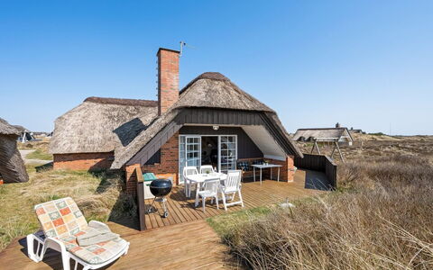 Slava - 250M from the Sea: Dak, Land Lot, Verblijf, Huis, Landelijk Gebied, Schuur, Siding, Garden Gebouwen, Blokhut, Hut