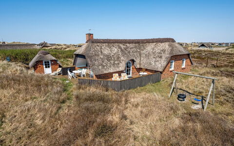Slava - 250M from the Sea: Dak, Land Lot, Verblijf, Huis, Landelijk Gebied, Schuur, Siding, Garden Gebouwen, Blokhut, Hut