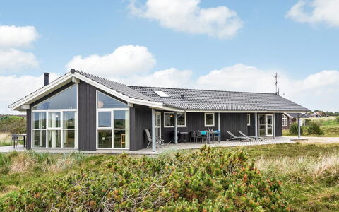 Luzia - 1.2Km from the Sea: Huis, Dak, Huis, Verblijf, Schuur, Garden Gebouwen, Siding, Werf, Blokhut, Hut