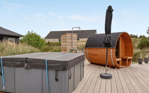 Rolfkarl - 500M from the Sea: Verblijf, Schuur, Hut, Boerderij, Prairie, Keet, Schuur, Blokhut, Garden Gebouwen